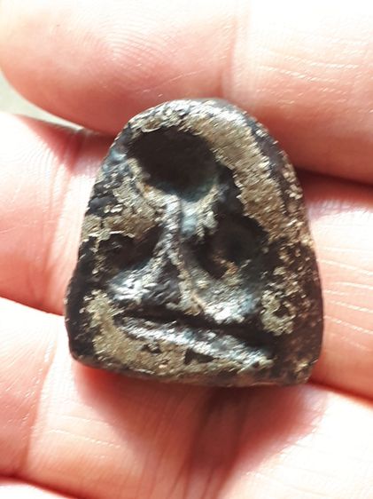 พระปิดตา พิมพ์ใหญ่ หลังแบบ รุ่นแรก หลวงพ่อแก้ว วัดเคลือวัลย์ เนื้อผงคลุกรักจุ่มรัก มีมวลสาร ผิวเดิม สภาพแห้งเก่า รักหลุดร่อน ไม่มีหักซ่อม แท รูปที่ 2