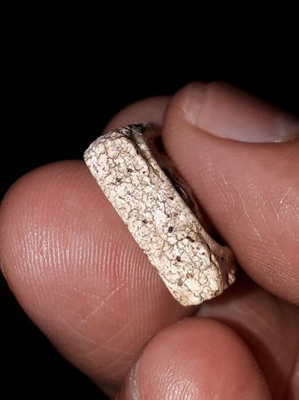 พระสมเด็จ วัดระฆัง พิมพ์คะแนน หลังเรียบ ขนาดองค์พระ 16x23x6 มม. เนื้อผง มีมวลสาร เนื้อเก่ามาก แห้ง ยุบ ย่น พิมพ์คม ชัด พระสวย สมบูรณ์ แท้ หา รูปที่ 6