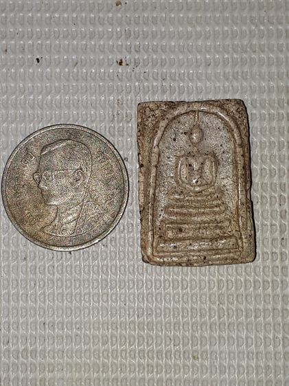 พระสมเด็จ วัดระฆัง พิมพ์คะแนน หลังเรียบ ขนาดองค์พระ 16x23x6 มม. เนื้อผง มีมวลสาร เนื้อเก่ามาก แห้ง ยุบ ย่น พิมพ์คม ชัด พระสวย สมบูรณ์ แท้ หา รูปที่ 7