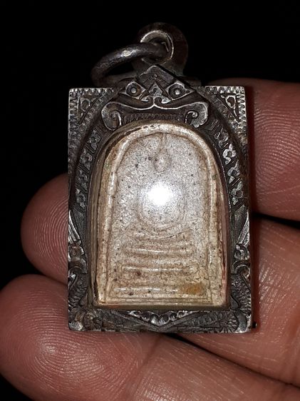 พระสมเด็จ วัดระฆัง พิมพ์คะแนน หลังเรียบ ขนาดองค์พระ 16x23x6 มม. เนื้อผง มีมวลสาร เนื้อเก่ามาก แห้ง ยุบ ย่น พิมพ์คม ชัด พระสวย สมบูรณ์ แท้ หา รูปที่ 8