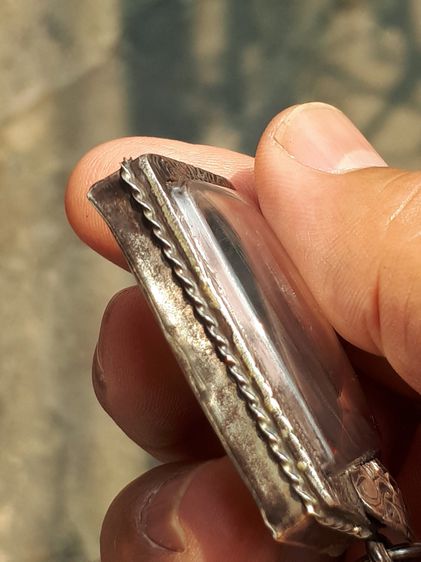 รูปถ่ายหลวงปู่โต๊ะ หลังยันต์ ออกวัดถ้ำสิงโตทอง ปี 2516 ภาพคม ชัด ขนาดรูป 2.5 x 3.0 ซม. สวยงาม สภาพสวย สมบูรณ์ เก่า แท้ หายาก พร้อมเลี่ยมเงิ รูปที่ 5