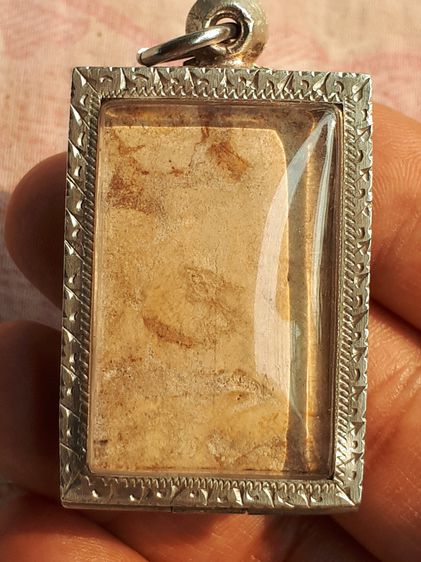 พระสมเด็จวัดเกศไชโย 7 ชั้นนิยม ตัดปีกกว้าง มีคราบกรุ พิมพ์คม ชัด พระหนา มีน้ำหนัก เนื้อผง เนื้อหาจัดจ้าน มีมวลสาร มันมากๆ เก่า แท้ รูปแบบสวย รูปที่ 16