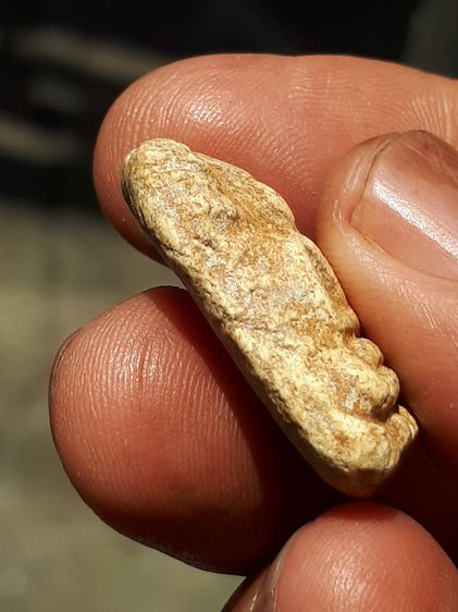 พระผง ขุดสระใหญ่ รุ่นแรก หลวงปู่เผือก วัดกิ่งแก้ว ปี2460 เนื้อผงพุทธคุณ พระเนื้อผงยุคเก่าอันดับต้นๆ บางองค์เนื้อเหมือนกับพระสมเด็จวัดระฆังมา รูปที่ 4