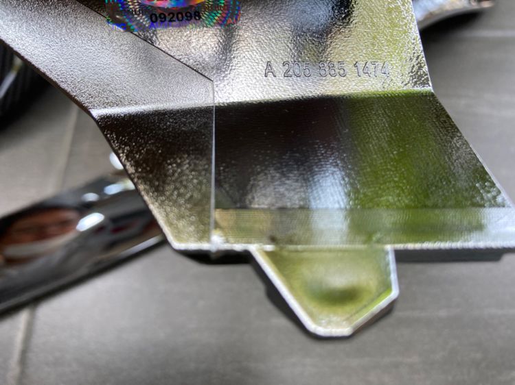 W205 W212 ลิ้นกันชนหน้า Chrome โครเมียม และ ลาย Carbon Kevlar รุ่น AMG รูปที่ 6