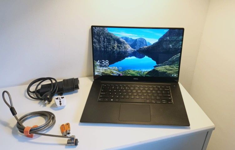 Dell XPS 15.6" 9550 16 Ram 512 GB, touch screen, i7
