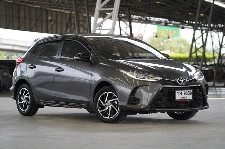 Toyota Yaris 2021 1.2 Sport Hatchback Sedan เบนซิน ไม่ติดแก๊ส เกียร์อัตโนมัติ เทา