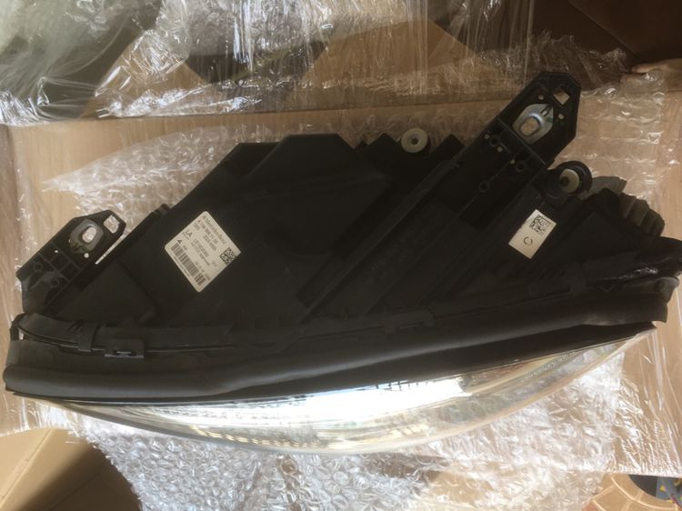 ไฟหน้าซ้าย เบนซ์ GLA w156 แท้มือสองญี่ปุ่น รูปที่ 2