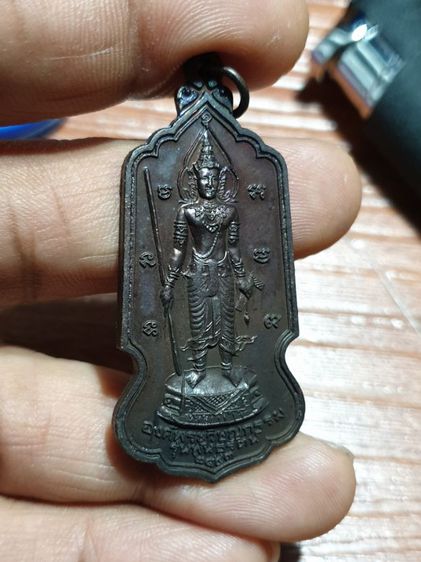 เหรียญพระวิษณุกรรมหลังท้าวเวสสุวรรณรุ่นพันธรัตน์ ไม่ทราบวัดปีที่ออกพระแท้สวยคมชัดลึกไม่ผ่านการใช้ หายาก รูปที่ 8