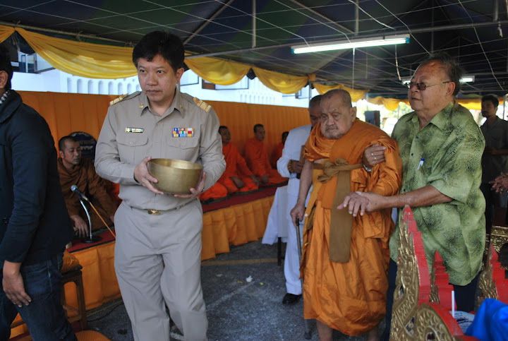 สวยดั่งทอง ครุฑ พิธียกครุฑพ่าห์ ศาลจ.เบตง เนื้อทองเหลืองกะไหล่ทองลงยา รูปที่ 34