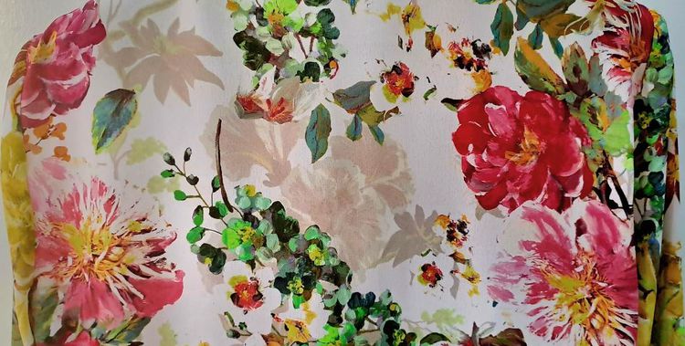 ส่งต่อเสื้อ Zara ผ้าซิลค์ซาติน ลายดอก รูปที่ 3