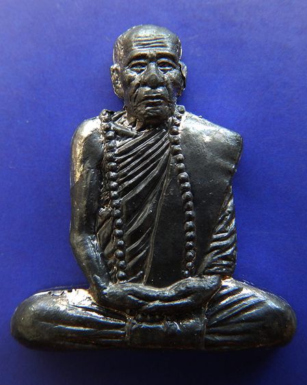 รูปเหมือนตัดชิดเนื้อตะกั่ว หลวงปู่คำบุ วัดกุดชมภู ตอกโค้ด พร้อมซอง+ใบแนบเดิม รูปที่ 3