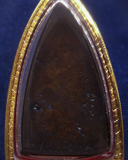 หลวงปู่ทวด วัดช้างไห้ พิมพ์เตารีดใหญ่ปั๊มซ้ำ พ.ศ.2505 เลี่ยมทองยกซุ้ม + บัตร G-Pra รูปที่ 4