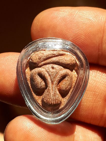 พระปิดตามหาเสน่ห์ หลังยันต์พุทโธ เนื้อผงสบู่เลือด วัดลาดปลาเค้า หลวงปู่โต๊ะปลุกเสก ปี 2521 องค์นี้เนื้อหายาก สุดยอดมวลสารรุ่นนี้ล้วนเข้มขลัง รูปที่ 5