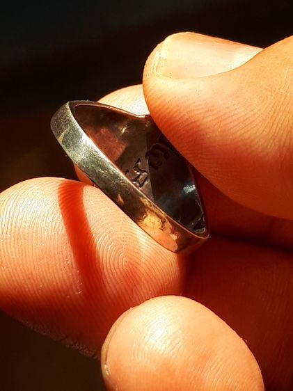 แหวนหลวงปู่ทวด วัดช้างไห้ ปี 2506 เนื้อเงิน ยันต์จม(นิยม) แจกผู้หญิง สภาพดีมากทั้งด้านหน้าและด้านหลัง ไม่ผ่านการใช้งาน สภาพสวย ผิวเดิมๆ ดูง่ รูปที่ 5