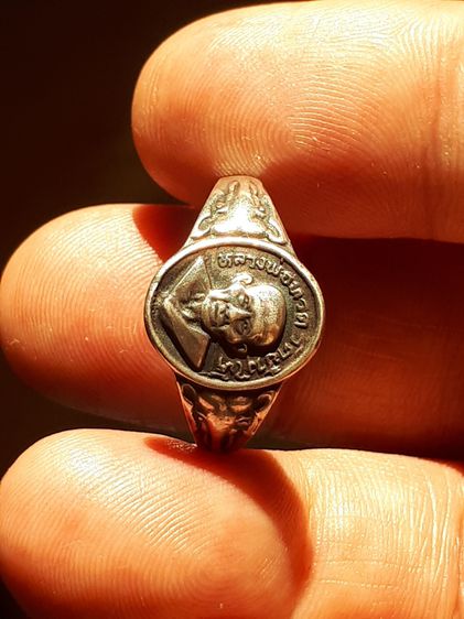 แหวนหลวงปู่ทวด วัดช้างไห้ ปี 2506 เนื้อเงิน ยันต์จม(นิยม) แจกผู้หญิง สภาพดีมากทั้งด้านหน้าและด้านหลัง ไม่ผ่านการใช้งาน สภาพสวย ผิวเดิมๆ ดูง่ รูปที่ 18