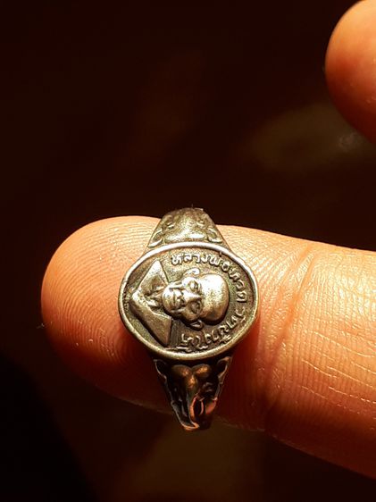 แหวนหลวงปู่ทวด วัดช้างไห้ ปี 2506 เนื้อเงิน ยันต์จม(นิยม) แจกผู้หญิง สภาพดีมากทั้งด้านหน้าและด้านหลัง ไม่ผ่านการใช้งาน สภาพสวย ผิวเดิมๆ ดูง่ รูปที่ 16