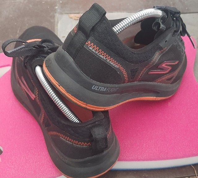 รองเท้า Skechers​ รุ่น Go Run Pulse  สีดำส้ม size 42.5 ยาว 27.25 ซม. รูปที่ 9