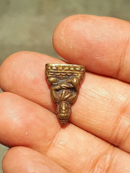 พระชัยวัฒน์ ก้นตอกโค๊ต เนื้อทองเหลือง สภาพสวย สมบูณณ์ เก่า แท้ แปลก หายาก ไม่รู้ที่  รูปที่ 5