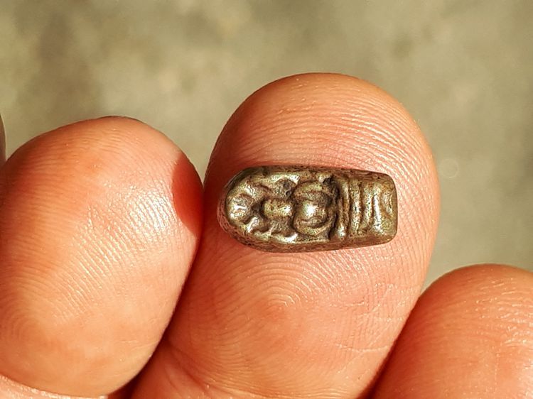 พระปรกใบมะขาม หลังจาร เนื้อเงิน พระหนา สวย สมบูรณ์ องค์นี้แท้ เก่ามาก ดูง่าย ไม่รู้ที่ รูปที่ 8