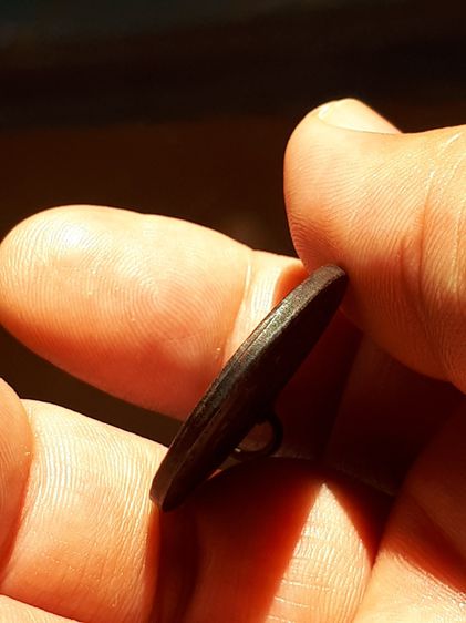 เหรียญหลวงพ่อแดง วัดเขาบันไดอิฐ รุ่นแรก เนื้อทองแดง ปี 2503 เหรียญกว้าง 2.6 ซม. สูง 3.7 ซม สภาพสวย ผิวเดิมๆ แท้ แปลก หายาก  เหรียญพระครูญาณ รูปที่ 5