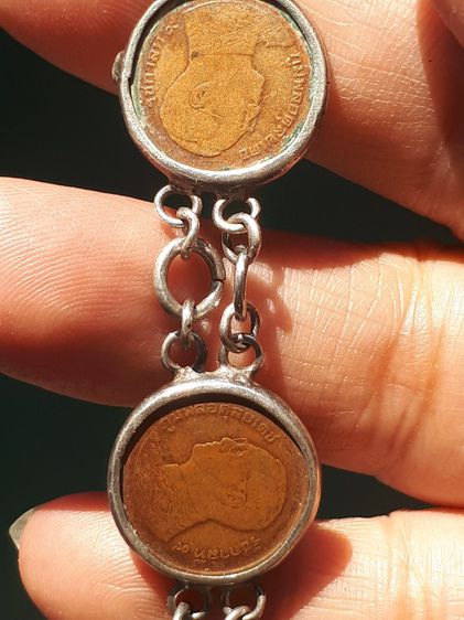 กำไลเหรียญ 25 สตางค์ ปี 2540 จำนวน 6 เหรียญ เลี่ยมจับขอบเงิน จำนวน 6 เหรียญ เงินแท้ เก่า สวย แปลก หายาก รูปที่ 2