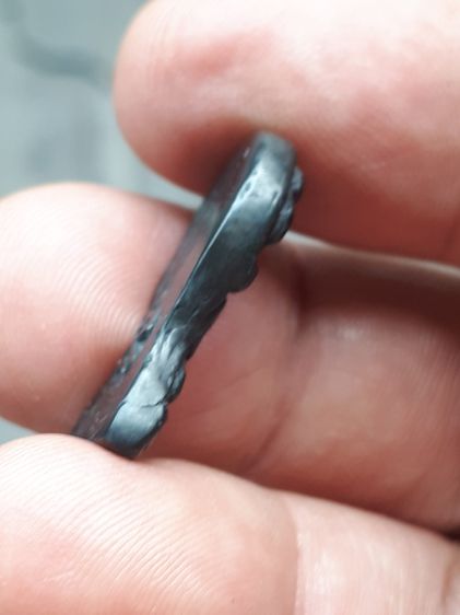 พระนาคปรก รุ่นแรก พิมพ์ใหญ่ เนื้อเมฆพัตร หลวงปู่ใจ วัดเสด็จ ปี.2470 ขนาดองค์พระ ความกว้าง 1 ซม. สูง 2 ซม. ผิวเดิม เนื้อเมฆพัตรบสีจืดแล้ว สวย รูปที่ 5