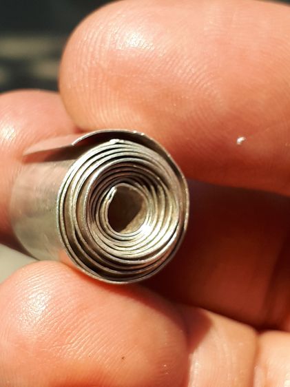 ตะกรุด เนื้อเงิน จารมือ ขนาดยาวประมาณ 2 ซม. ผิวเดิมๆ รอยจารชัดๆ มีน้ำหนัก สภาพสวยมาก ไม่ผ่านการใช้ เก่า แท้ สร้างน้อย แปลก หายากมาก ไม่รู้ท รูปที่ 8