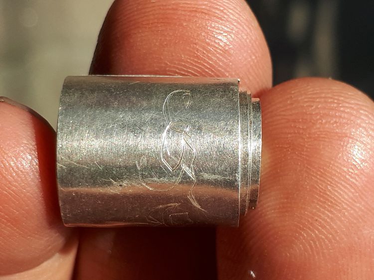 ตะกรุด เนื้อเงิน จารมือ ขนาดยาวประมาณ 2 ซม. ผิวเดิมๆ รอยจารชัดๆ มีน้ำหนัก สภาพสวยมาก ไม่ผ่านการใช้ เก่า แท้ สร้างน้อย แปลก หายากมาก ไม่รู้ท รูปที่ 5