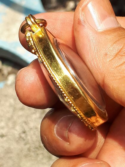 เหรียญ ทรงพระผนวช ร.9 ปี 2550 วัดบวรนิเวศวิหาร กทม. เนื้อทองแดง เหรียญขนาด 3 ซม. สภาพสวย สมบูรณ์ เดิมๆ แท้ เลี่ยมอัดกรอบเงินชุบทองมาเดิม รูปที่ 5