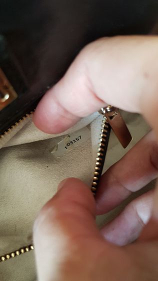 กระเป๋าแบรนด์ Jimmy choo มือสองของแท้  รูปที่ 9