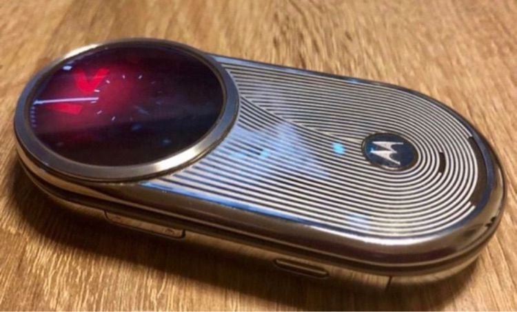 Motorola Aura ใหม่ มือถือในตำนาน สวยหรู ดูดี  รูปที่ 4