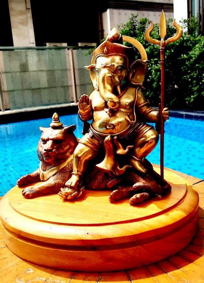 พระพิฆเนศทรงพยัคฆินทร์ ทรงประทับหลังพญาเสือ โลหะบรอนซ์ สวยงามน่าบูชา ขนาด19×19เซ็นต์  หมายเลขที่ ๙ สร้างเพียง๑๙องค์ รูปที่ 4
