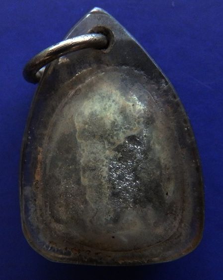 ปิดตาขรัวเฒ่าคลุมโปง วัดท่าพระ ฝั่งธนบุรี เนื้อตะกั่วผสมปรอท พระสวยมาก อยู่ในเลี่ยมโบราณเก่าเดิมๆ  สุดยอดพระปิดตายุคเก่า แห่งกรุงรัตนโกสินทร รูปที่ 2