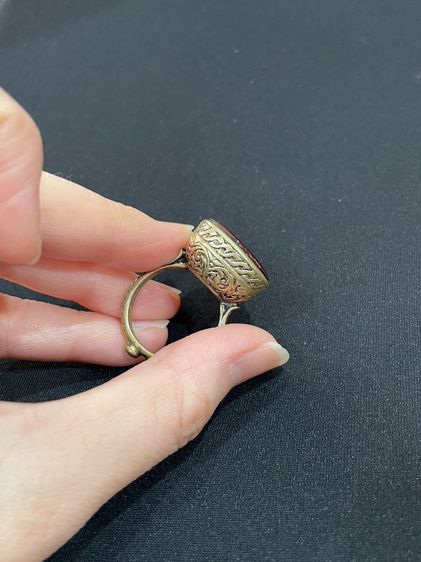 แหวนหัวคาร์เนเลี่ยน (Carnelian) ตัวเรือนเป็นโลหะผสม  รูปแบบสวยงาม สวมใส่สบาย ๆๆ ในวันสบาย ๆๆ  รูปที่ 5