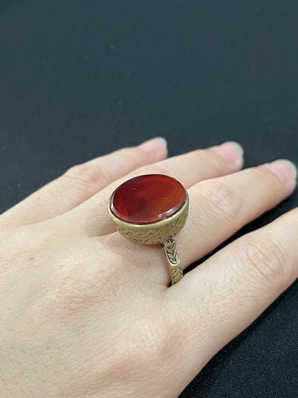 แดง แหวนหัวคาร์เนเลี่ยน (Carnelian) ตัวเรือนเป็นโลหะผสม  รูปแบบสวยงาม สวมใส่สบาย ๆๆ ในวันสบาย ๆๆ 