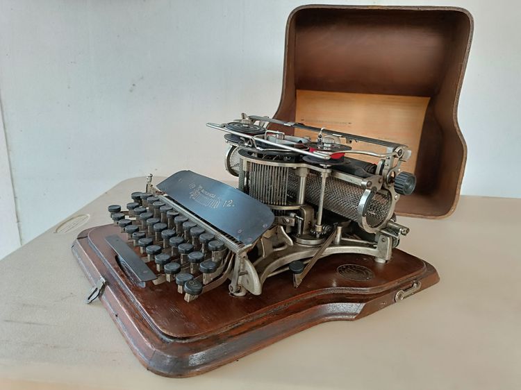อื่นๆ เครื่องพิมพ์ดีดโบราณ Hammond No. 12 USA.  (งานสะสมพิพิธภัณฑ์)