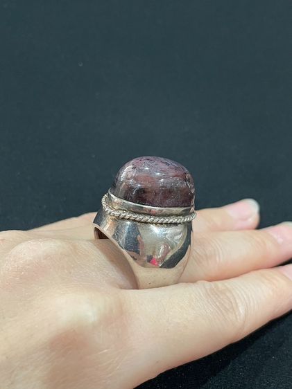 แหวนหัวพลอยแดงดิบ เรือนเงิน  รูปแบบสวยงาม สวมใส่สบาย ๆๆ ในวันสบาย ๆๆ  รูปที่ 17