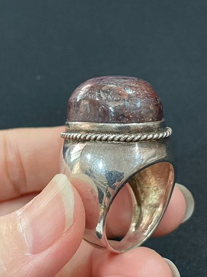 แหวนหัวพลอยแดงดิบ เรือนเงิน  รูปแบบสวยงาม สวมใส่สบาย ๆๆ ในวันสบาย ๆๆ  รูปที่ 3