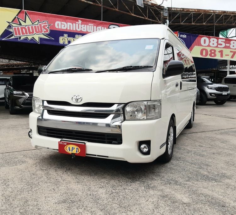Toyota Commuter 2019 3.0 Van ดีเซล เกียร์ธรรมดา ขาว