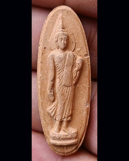 พระลีลา 25 พุทธศตวรรษ เนื้อดิน พร้อมกล่องกำมะหยี่สวยงาม รูปที่ 4