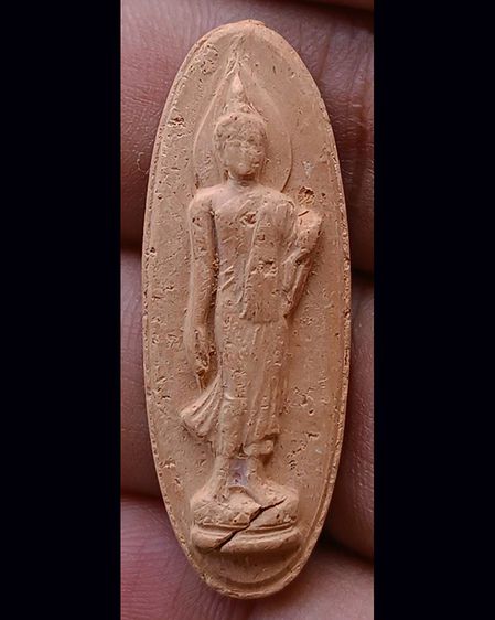 พระลีลา 25 พุทธศตวรรษ เนื้อดิน พร้อมกล่องกำมะหยี่สวยงาม รูปที่ 8