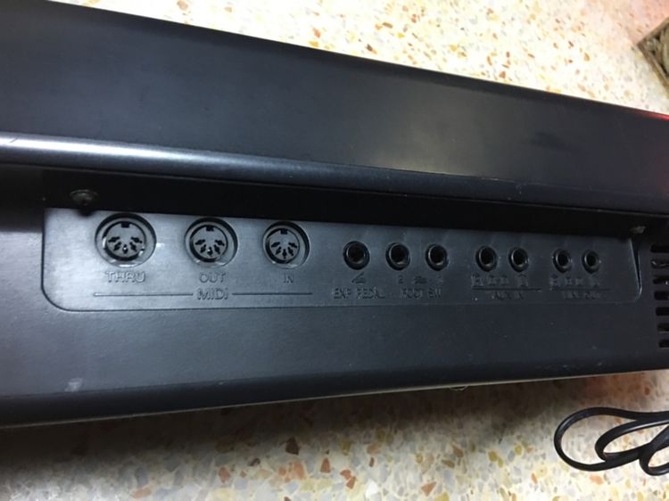 คีย์บอร์ดดนตรียี่ห้อ Technics KN 2000 สภาพเครื่องทำงานดี จอจะมีลอยพร้อมซองกระเป๋า รูปที่ 6