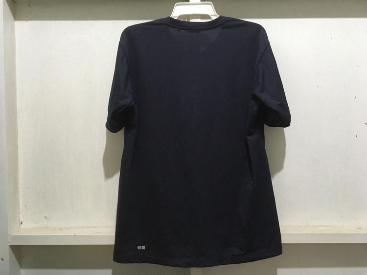 เสื้อ คอวี dry-ex anti-bacterial แบรนด์ uniqlo สีกรม รูปที่ 2
