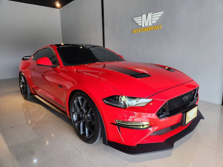 รถ Ford Mustang 5.0 GT สี แดง