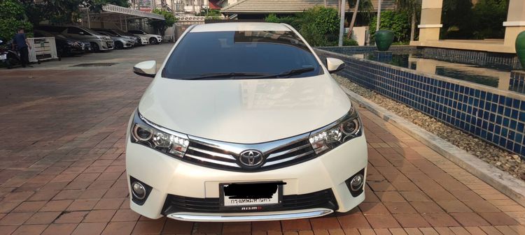 รถ Toyota Altis 1.8 V สี ขาว