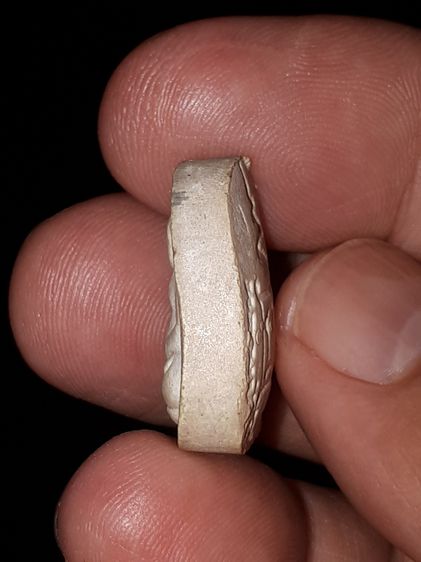 พระสังกัจจายน์ รุ่นเพชรรุ่งโรจน์ ปี 2535 ฝังตะกรุดเงิน หลวงปู่โต๊ะ วัดประดู่ฉิมพลี เนื้อผงพุทธคุณ เนื้อจัดแก่น้ำมัน ปี พิมพ์สวย ผิวเดิมๆ ผสม รูปที่ 3