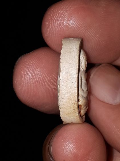 พระสังกัจจายน์ รุ่นเพชรรุ่งโรจน์ ปี 2535 ฝังตะกรุดเงิน หลวงปู่โต๊ะ วัดประดู่ฉิมพลี เนื้อผงพุทธคุณ เนื้อจัดแก่น้ำมัน ปี พิมพ์สวย ผิวเดิมๆ ผสม รูปที่ 4