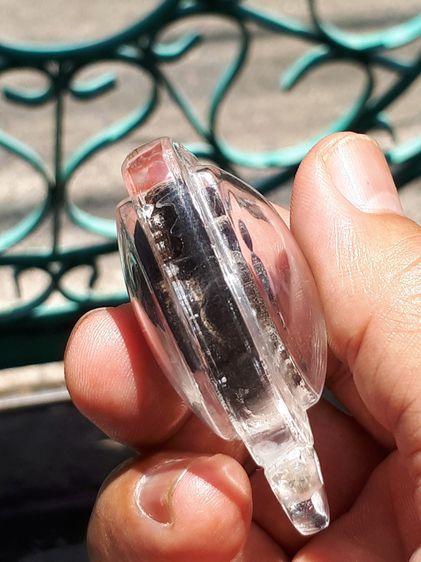 พระปิดตา ลอยองค์ เนื้อผงคลุกรัก เนื้อแห้ง เหี่ยว สภาพสวย เก่าเก็บ ผิวเดิมๆ แท้ มีน้อย หายากมาก เลี่ยมเดิม ไม่รู้ที่ รูปที่ 5