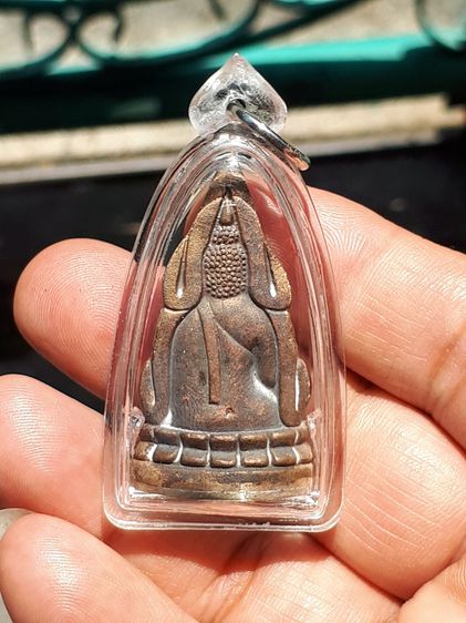 พระพุทธชินราชหล่อโบราณ ญสส 87 พรรษา สมเด็จพระญาณสังวร เนื้อนวะโลหะก้นเงิน วัดบวรนิเวศวิหาร ปี 2543 กริ่งดัง ก้นตอกลายเซ็น รวม 11 โค้ด และหมา รูปที่ 2