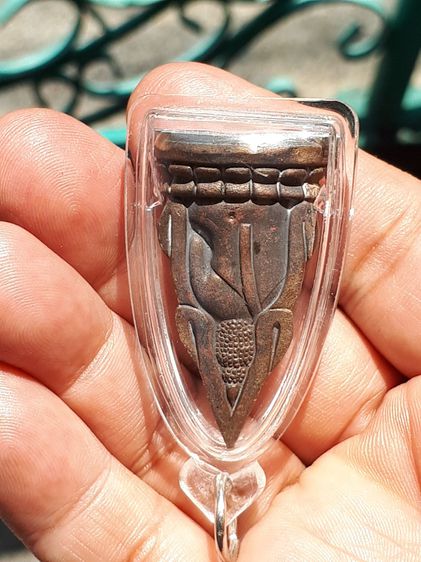 พระพุทธชินราชหล่อโบราณ ญสส 87 พรรษา สมเด็จพระญาณสังวร เนื้อนวะโลหะก้นเงิน วัดบวรนิเวศวิหาร ปี 2543 กริ่งดัง ก้นตอกลายเซ็น รวม 11 โค้ด และหมา รูปที่ 8